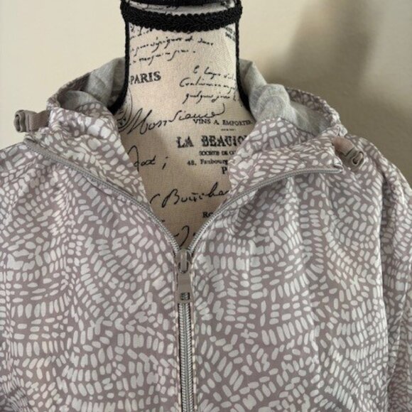 M&S Lightweight Packable Rain or Wind Jacket - Picture 4 of 12